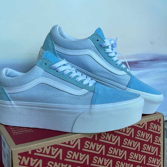 Vans WMNS Old Skool Stackfo
Color Block Blue
VN0009P2BLU
Platforms Sneakers - Picture 6 of 8